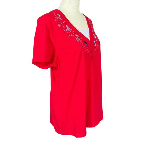 Holiday Editions XL red and white short sleeve v-neck embellished decorated top - Picture 2 of 9